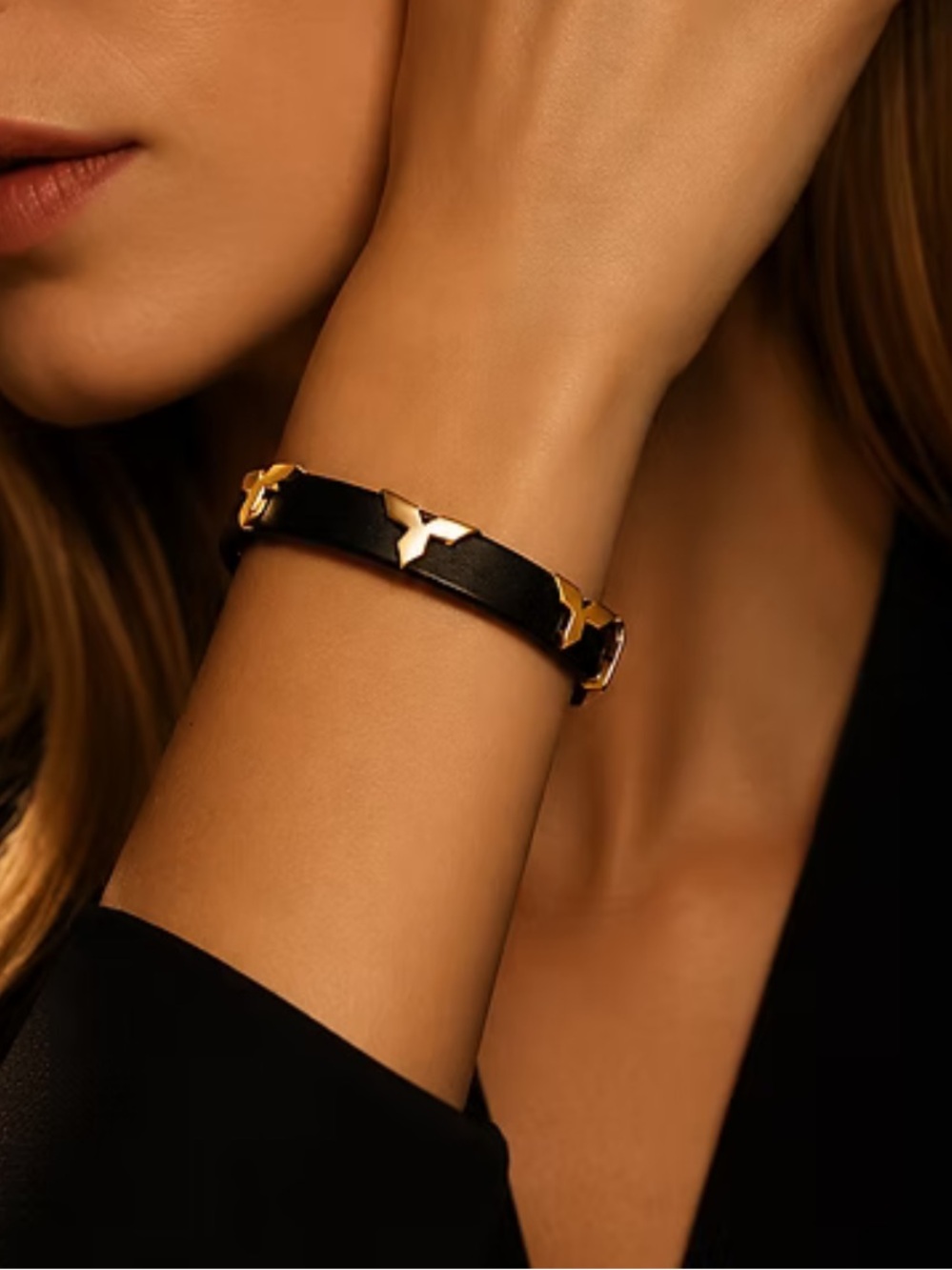 Leather belt Bracelet in black with Gold Accents
